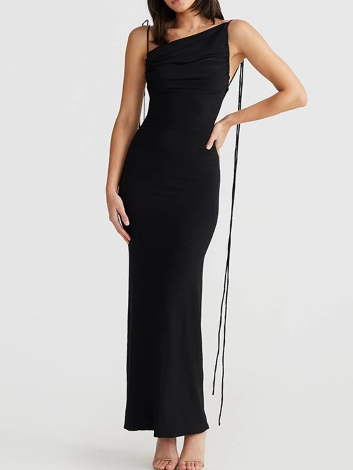 Vestido largo ajustado sin espalda